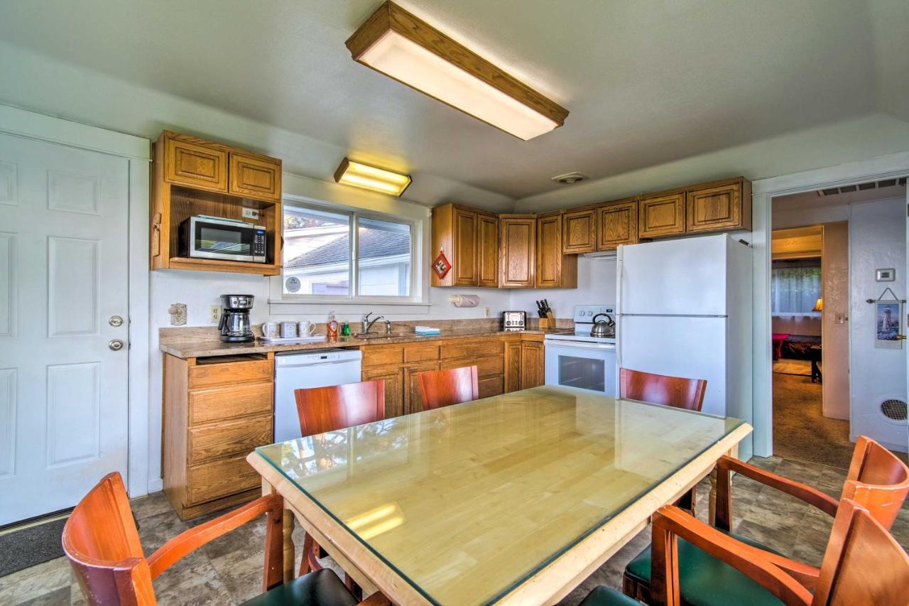 Cliffside Lighthouse Beach Home With Ocean View Coos Bay Luaran gambar